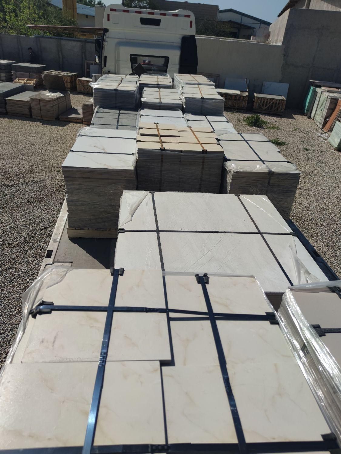 خرید سرامیک ته انباری 